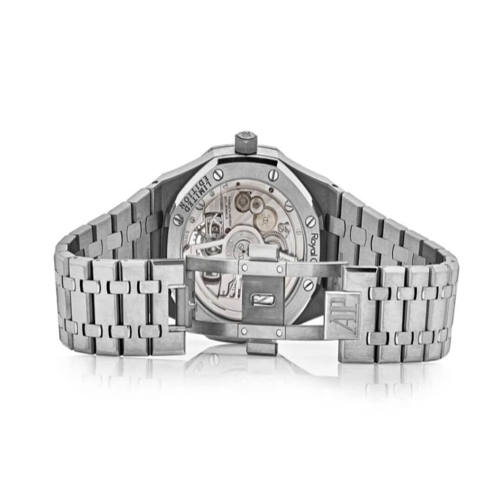  Wristwatch